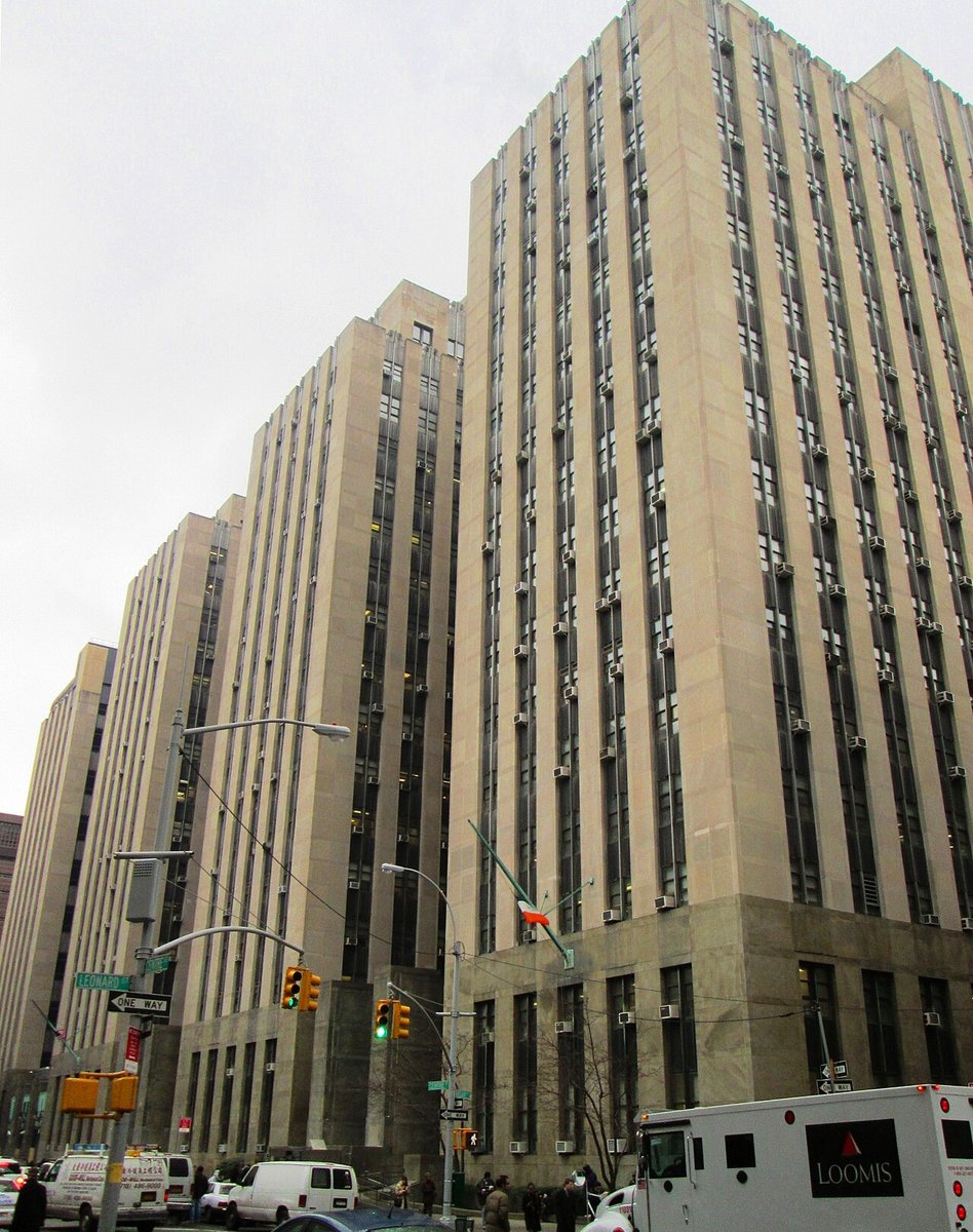 O prédio das cortes criminais de Nova York, no número 100 da Centre Street, em Manhattan, que abriga salas do tribunal criminal e da Supreme Court e as salas da promotoria de Manhattan, em foto de 2013.