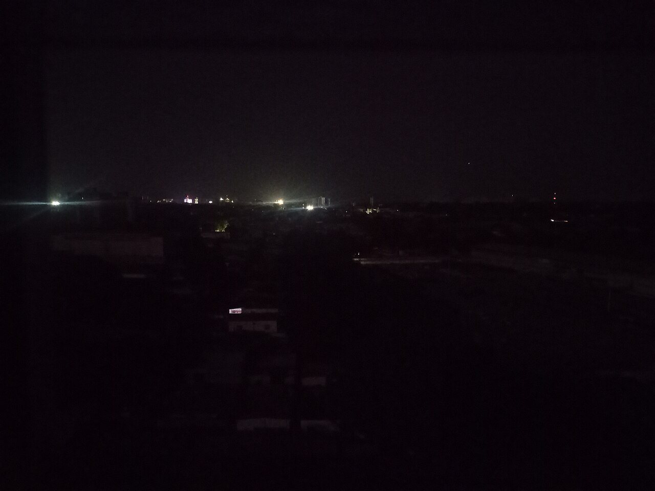 Maracaibo sem energia elétrica na madrugada de 31 de janeiro de 2026, em um dos apagões que se repetem no estado de Zulia.