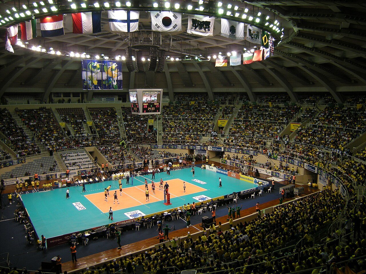 Partida de vôlei no Maracanãzinho, no Rio, em 2010; o ginásio recebeu a final do Sul-Americano.
