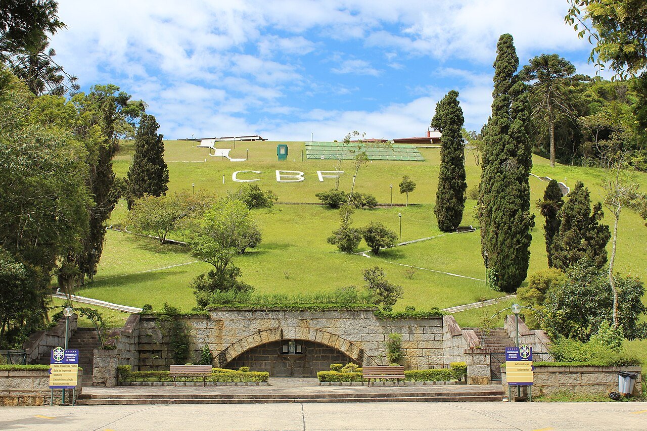 Entrada do centro de treinamento da seleção na Granja Comary, em Teresópolis (RJ), em 2012