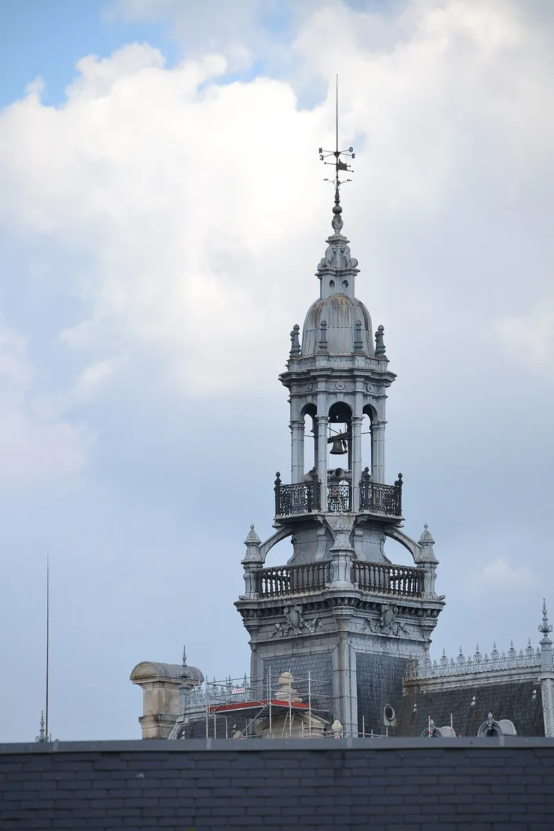 El campanile del ayuntamiento de Limoges, en Francia, fotografiado en mayo de 2019. La torre de 43 metros se derrumbó la noche del 17 de octubre de 2026, durante el incendio provocado en el edificio.