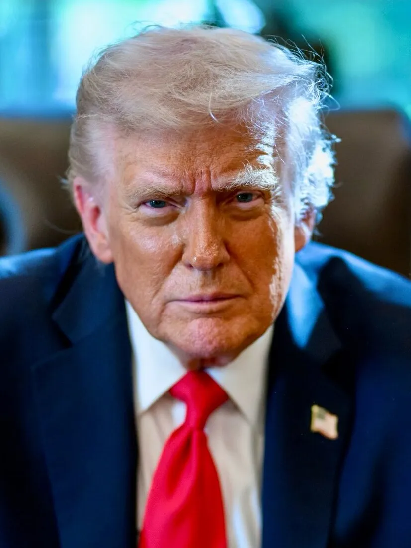 Donald Trump em seu retrato oficial da Casa Branca, fotografado em junho de 2026.