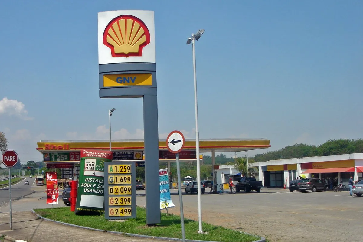 Posto de combustíveis em Piracicaba (SP), em 2008, com o diesel entre os quatro combustíveis oferecidos nas bombas.